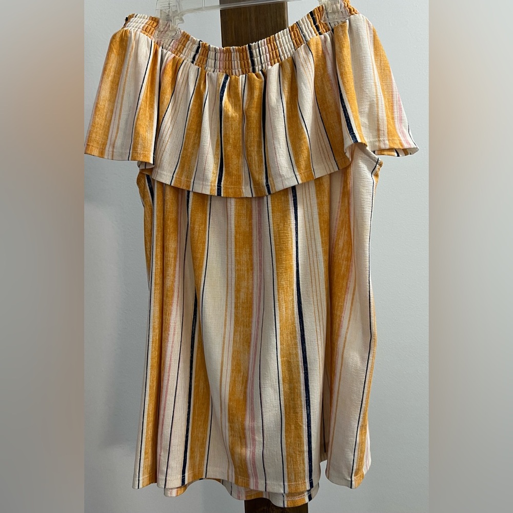 Striped Off-Shoulder Top‎